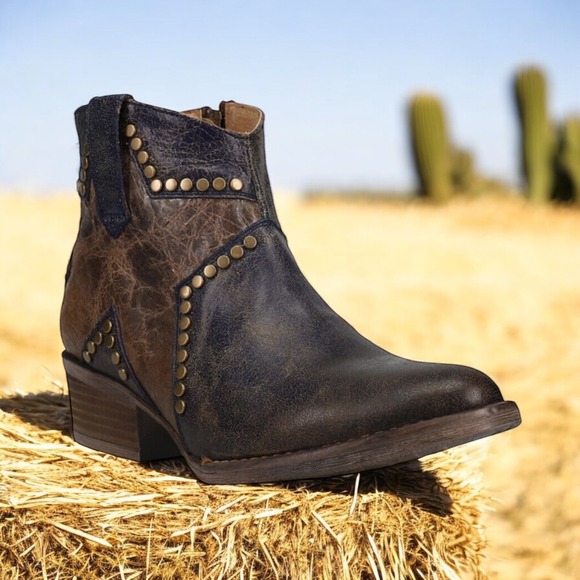 Circle G Boots Distressed, Star Inlay  Studs Ankle Zippered Cowboy Western Rodeo - Picture 1 of 7